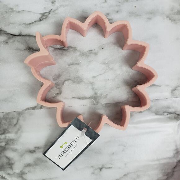 Threshold Other - Silicon Pancake Mold Flower